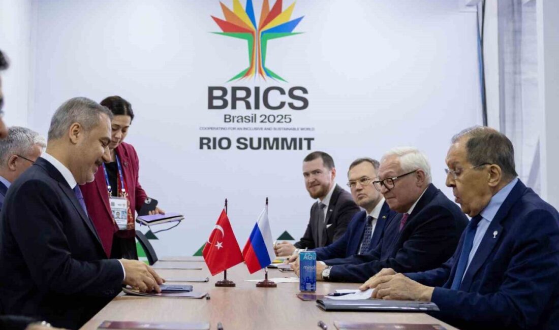 Bakan Fidan, Rus mevkidaşı Lavrov ile görüştü Hakan Fidan, BRICS Zirvesi'nde