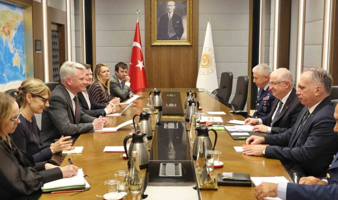 Bakan Güler, BAE Systems Genel Müdürü Woodburn ve İngiltere Büyükelçisi Morris’i kabul etti Milli Savunma Bakanı Yaşar