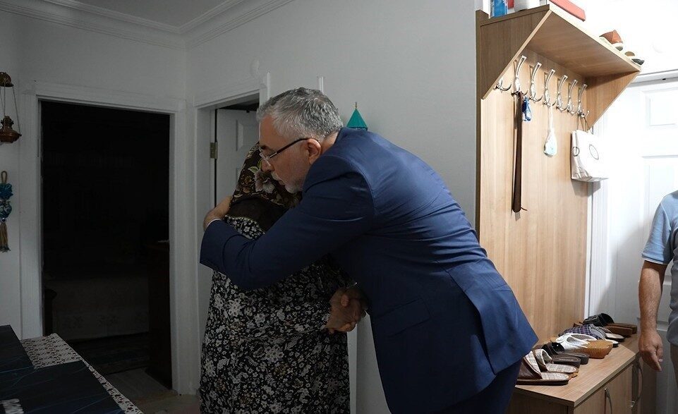 Çalışma ve Sosyal Güvenlik Bakanı Vedat Işıkhan, 15 Temmuz şehidi