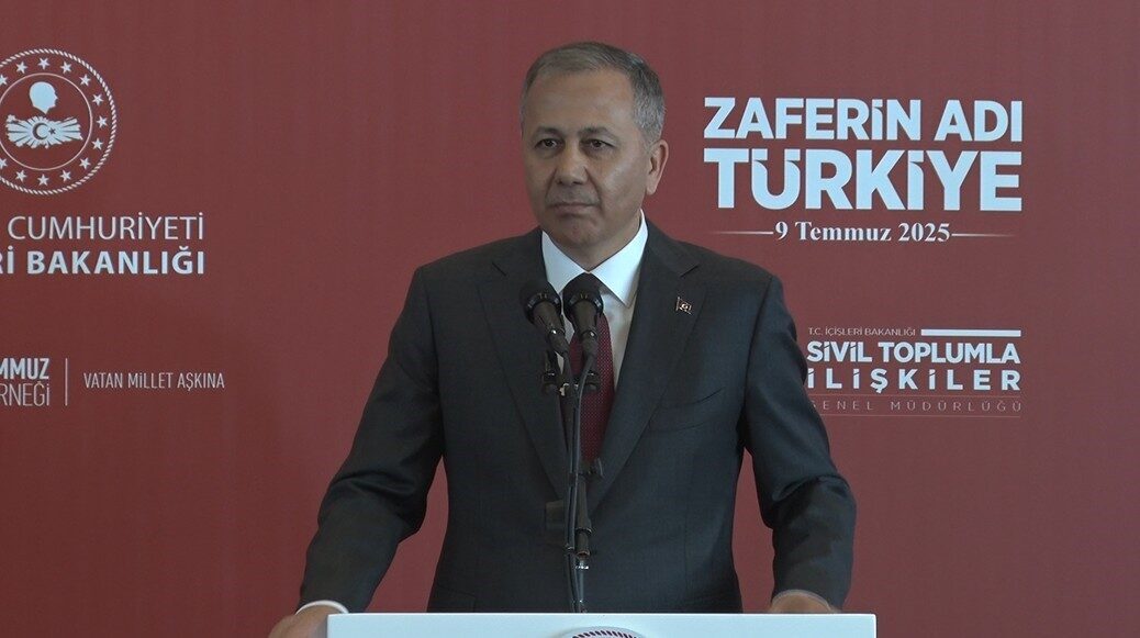 Bakan Yerlikaya: “FETÖ’ye yönelik düzenlediğimiz operasyonlarla 17 bin 684 şahsı gözaltına aldık” İçişleri Bakanı Ali Yerlikaya,