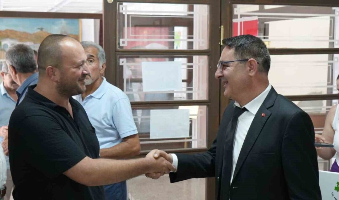 Bakır Rölyef Sanatçısı Necmeddin Sadıkoğlu, 13 şehidin mezar topraklarından Türk