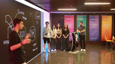 Gençlik ve Spor Bakanlığı tarafından düzenlenen 'Limitless Makers' programı, geleceğin