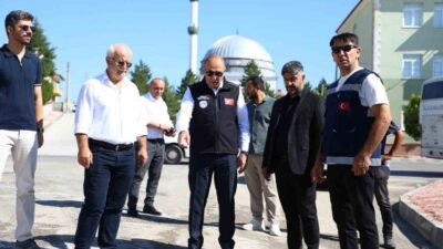 Alaca Belediye Başkanı Şerif Arslan, Alaca'daki yol çalışmalarını denetledi. Yapılan
