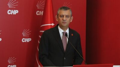 CHP Genel Başkanı Özgür Özel, Zafer Partisi lideri Ümit Özdağ'ı