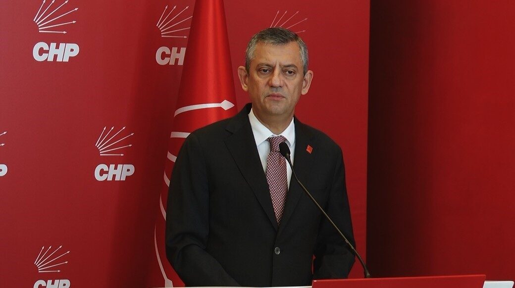 CHP Genel Başkanı Özel, Zafer Partisi Genel Başkanı Özdağ’la görüştü CHP Genel Başkanı Özgür