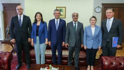CHP Genel Başkanı Özgür Özel, HDP heyetini kabul etti. Toplantıda