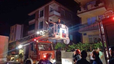 Çorum'da Melikgazi Mahallesi'nde çıkan apartman yangını hızlı müdahale ile kontrol
