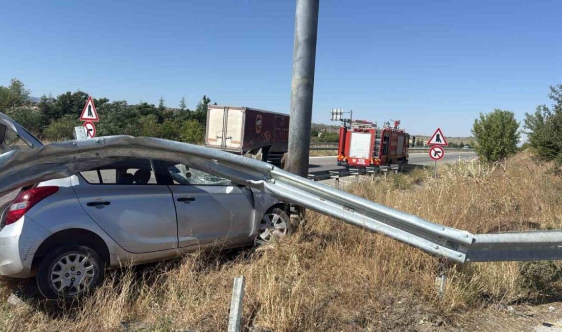 Çorum’da otomobil bariyerlere girdi: 1 yaralı Çorum'un Sungurlu ilçesinde meydana
