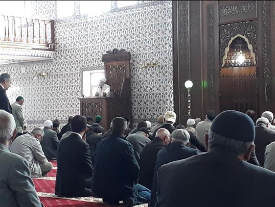 Her hafta milyonlarca Müslümanın