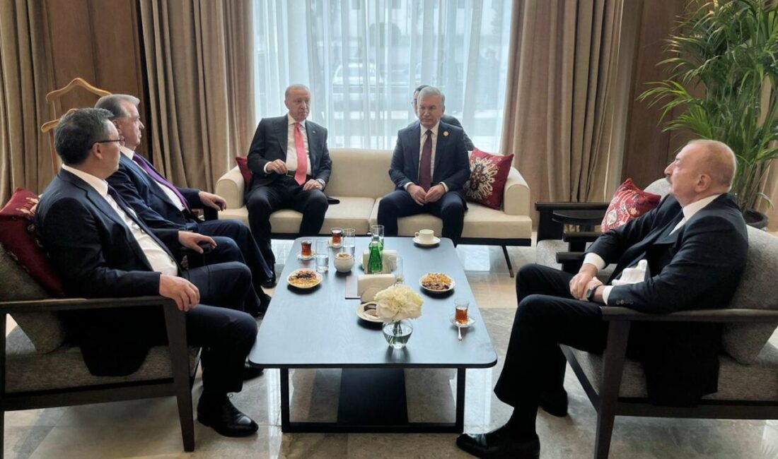 Cumhurbaşkanı Erdoğan, EİT 17. Zirvesi’nde aile fotoğrafı çektirdi Cumhurbaşkanı Erdoğan, EİT 17.