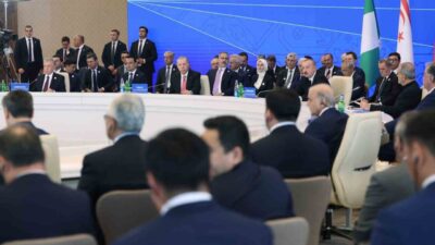 Cumhurbaşkanı Erdoğan, EİT Zirvesi'nde İsrail'in saldırgan politikalarını kınayarak, Filistin'e desteklerini