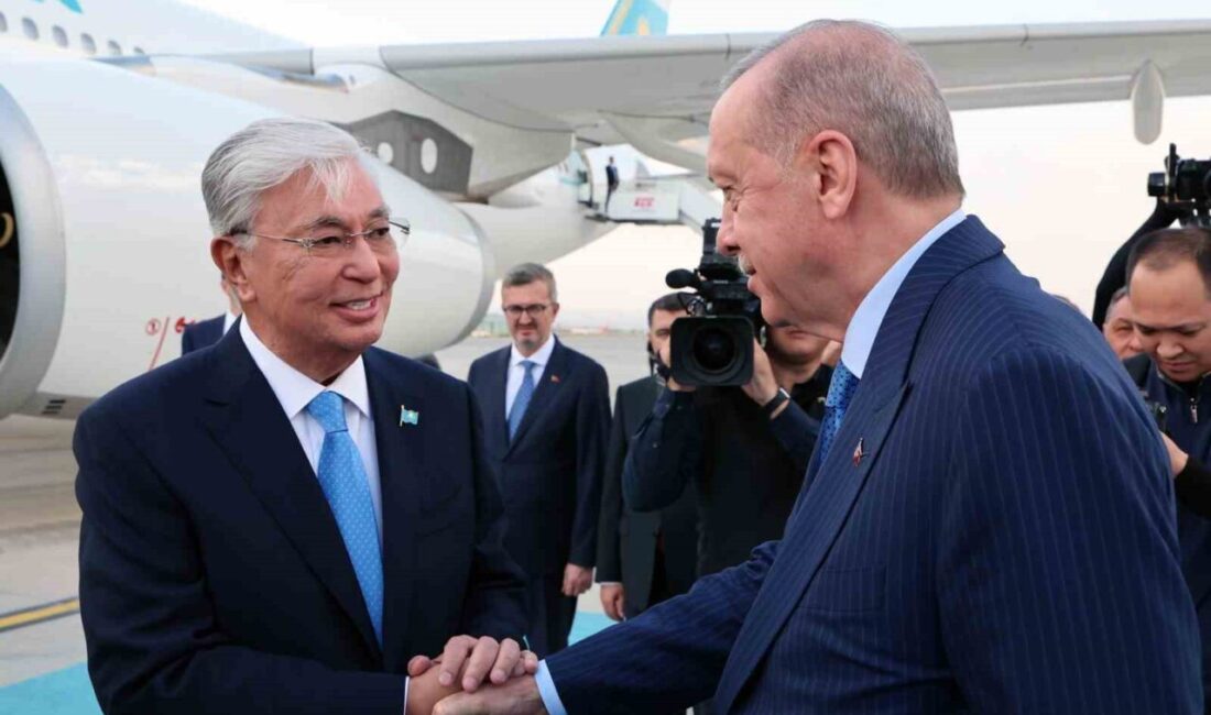 Cumhurbaşkanı Recep Tayyip Erdoğan, Kazakistan Cumhurbaşkanı Kasım Cömert Tokayev'i törenle