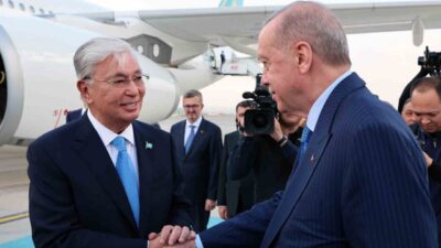 Cumhurbaşkanı Recep Tayyip Erdoğan, Kazakistan Cumhurbaşkanı Kasım Cömert Tokayev'i törenle