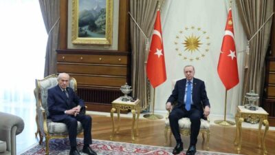 Cumhurbaşkanı Erdoğan, MHP lideri Bahçeli'yi kabul etti. Görüşme, Cumhurbaşkanlığı Külliyesi'nde