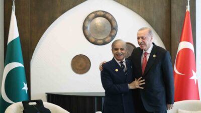 Cumhurbaşkanı Erdoğan, Hankendi'de Pakisatan Başbakanı Şahbaz Şerif'le ekonomik ve bölgesel