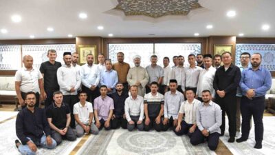Diyanet İşleri Başkanı Ali Erbaş, Türk devletlerinden gelen akademisyen ve