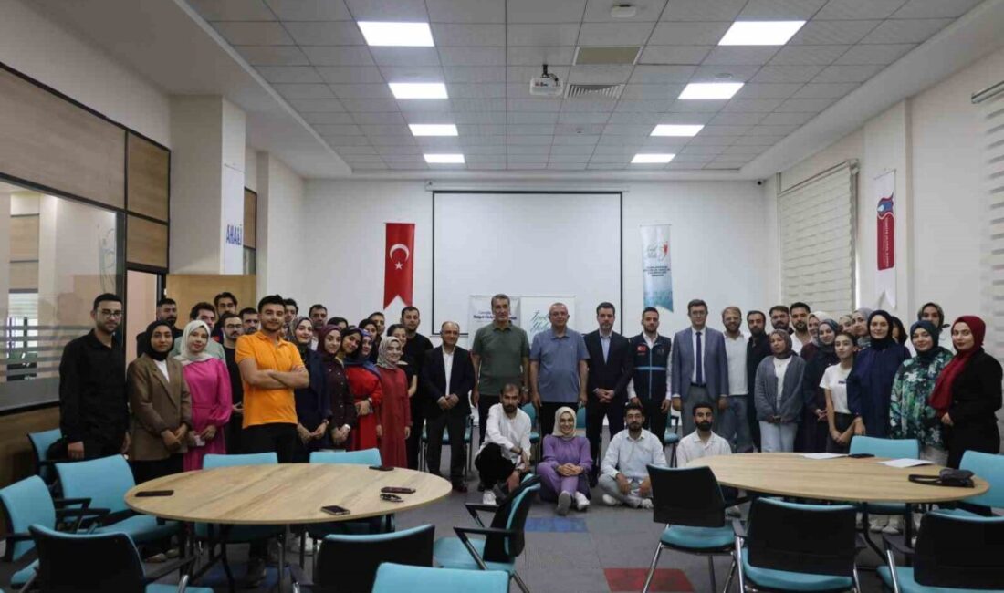 Doğu bölgesinin dört bir yanından gelen gençler Elazığ’da geleceği tasarladı Elazığ'da düzenlenen "Gençlik İnovasyonu: