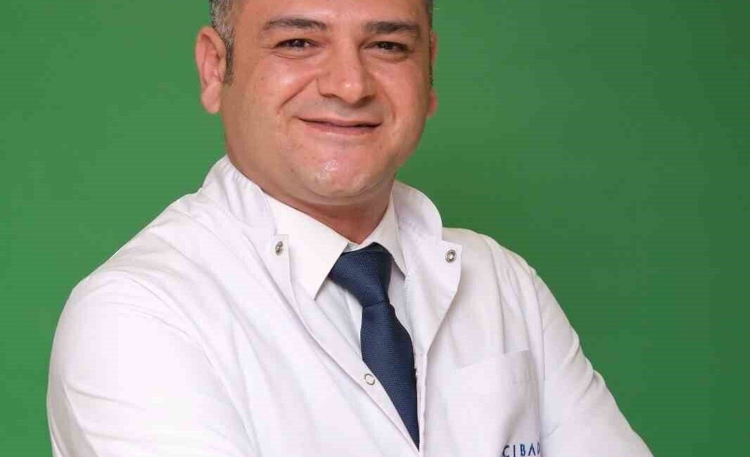 Estetik, Plastik ve Rekonstruktif Cerrahi Uzmanı Dr. Uğur Öner, meme