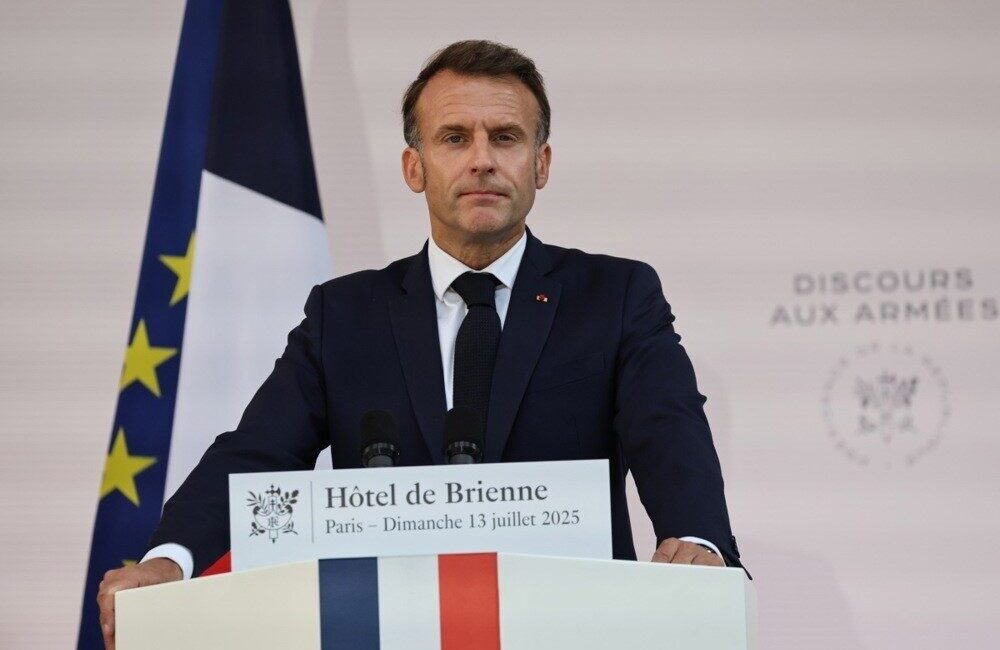 Fransa Cumhurbaşkanı Emmanuel Macron, savunma sanayiine ek bütçe tahsis edeceğini