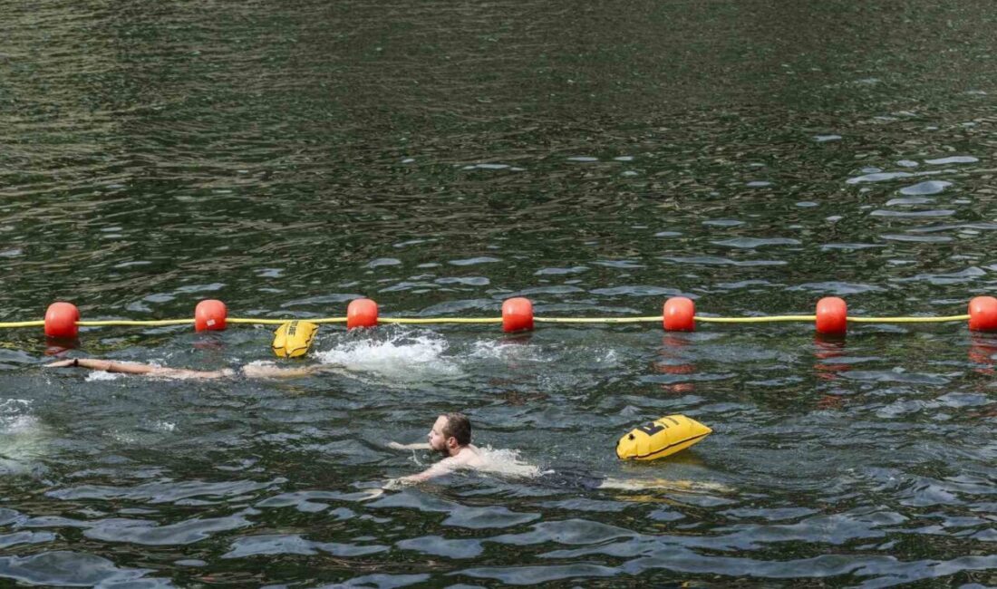 Fransa’da 102 yıl sonra ilk: Seine Nehri yüzmeye açıldı Paris'teki Seine Nehri, 102