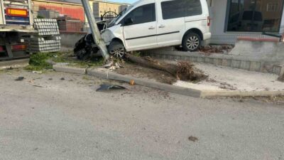 Alaca ilçesinde meydana gelen trafik kazasında M.Y. yönetimindeki araç, direksiyon