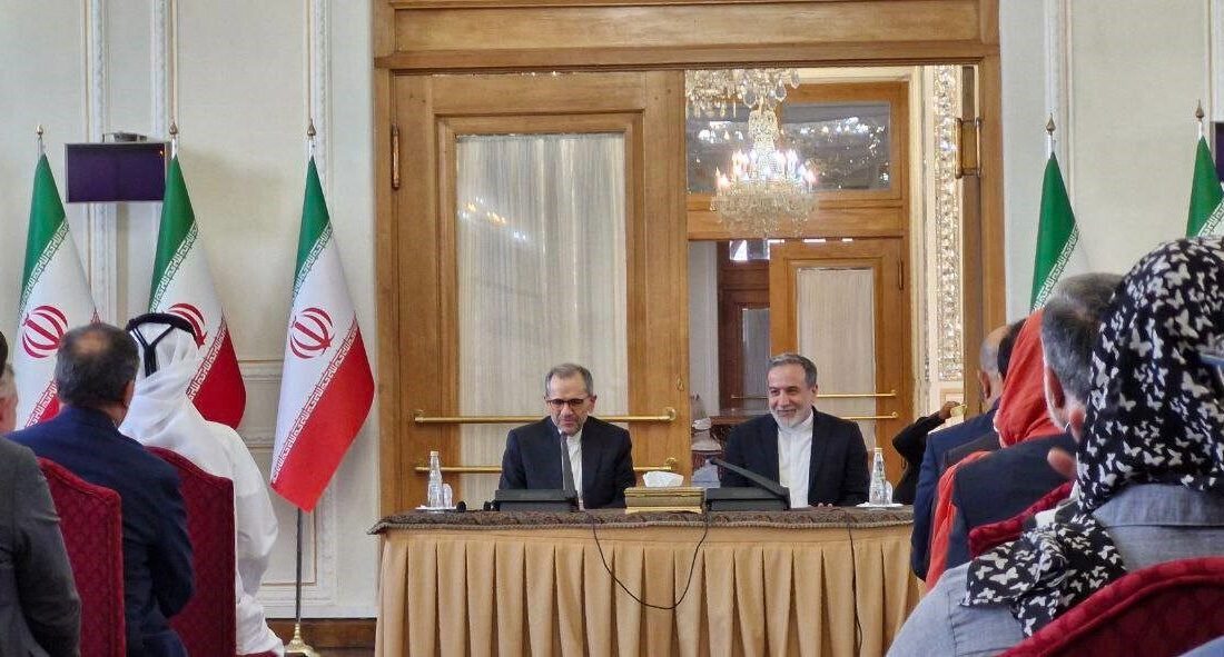 İran Dışişleri Bakanı Abbas Arakçi, NPT'ye bağlı kalacaklarını vurgulayarak, UAEA