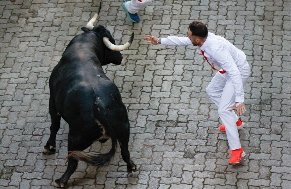 İspanya’da boğa koşularında 8 kişi yaralandı İspanya'da Pamplona'da gerçekleştirilen San