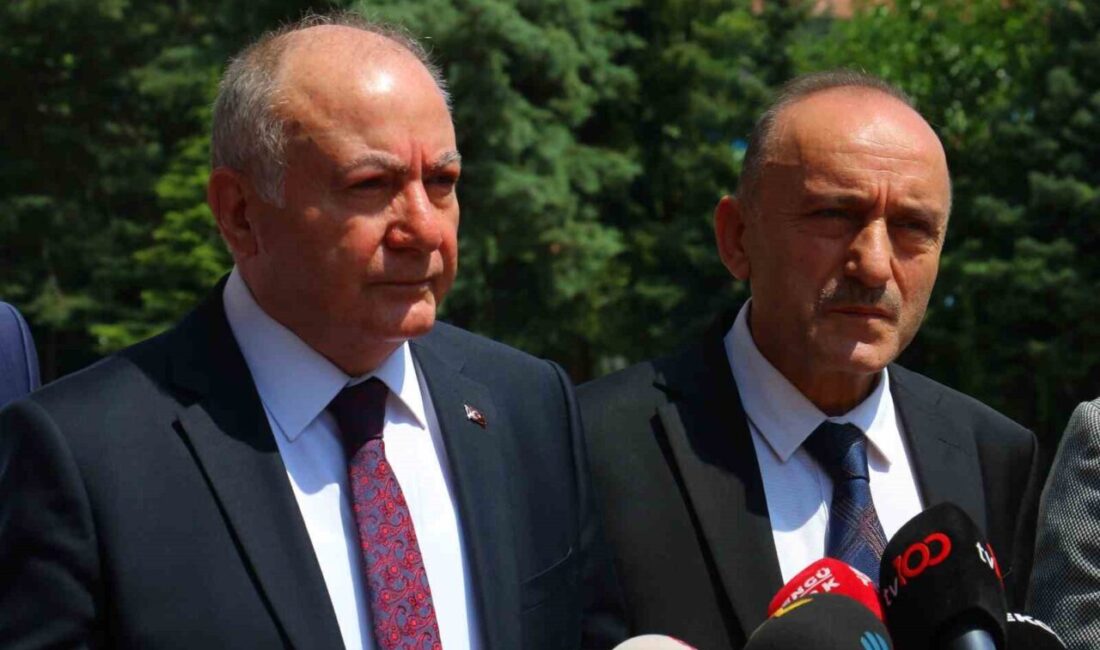Kamu Toplu İş Sözleşmesi görüşmelerinde işçilere zam teklifi yapıldı. TÜRK-İŞ