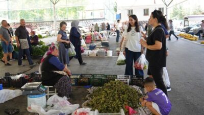 Keçiören Belediyesi, çiftçilerin ürettiği taze sebze ve meyveleri aracısız olarak