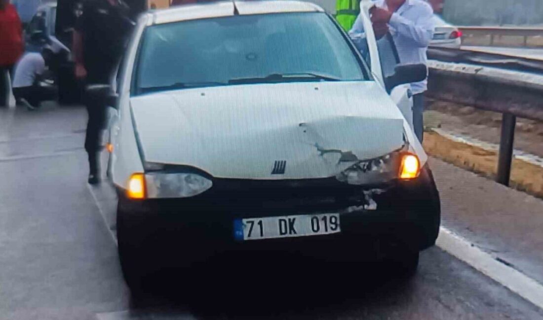 Kırıkkale'de Kalecik Kavşağı'nda meydana gelen trafik kazasında 5 kişi yaralandı.