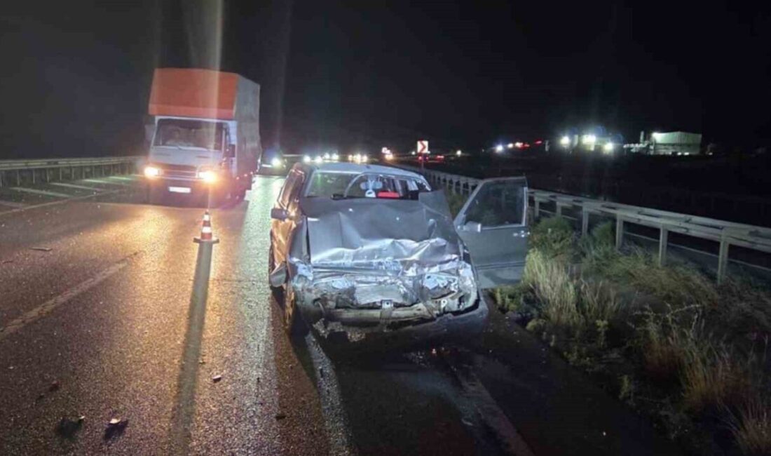 Kırıkkale’de otomobil tıra çarptı: 2 yaralı Kırıkkale'nin Delice ilçesinde otomobilin
