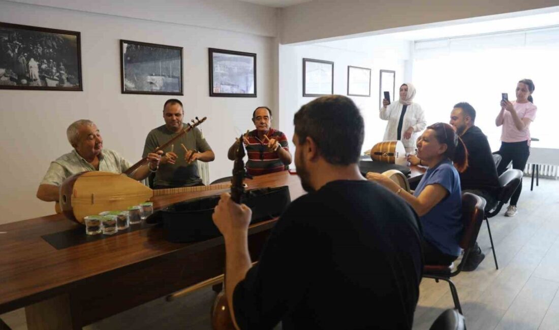 Kırşehir’de “Eski Dostlar Müzik Topluluğu” kuruluyor: Gençlere hem eğitim hem ilham Kırşehir Kent Konseyi'nde kurulan