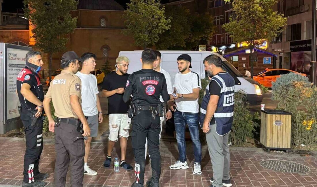 Kırşehir'de polis ekipleri tarafından huzur ve güven uygulaması gerçekleştirildi. Kent