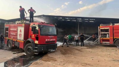 Kırşehir'de Petlas fabrikasında çıkan yangın, Bakan Mehmet Fatih Kacır'ın ziyareti