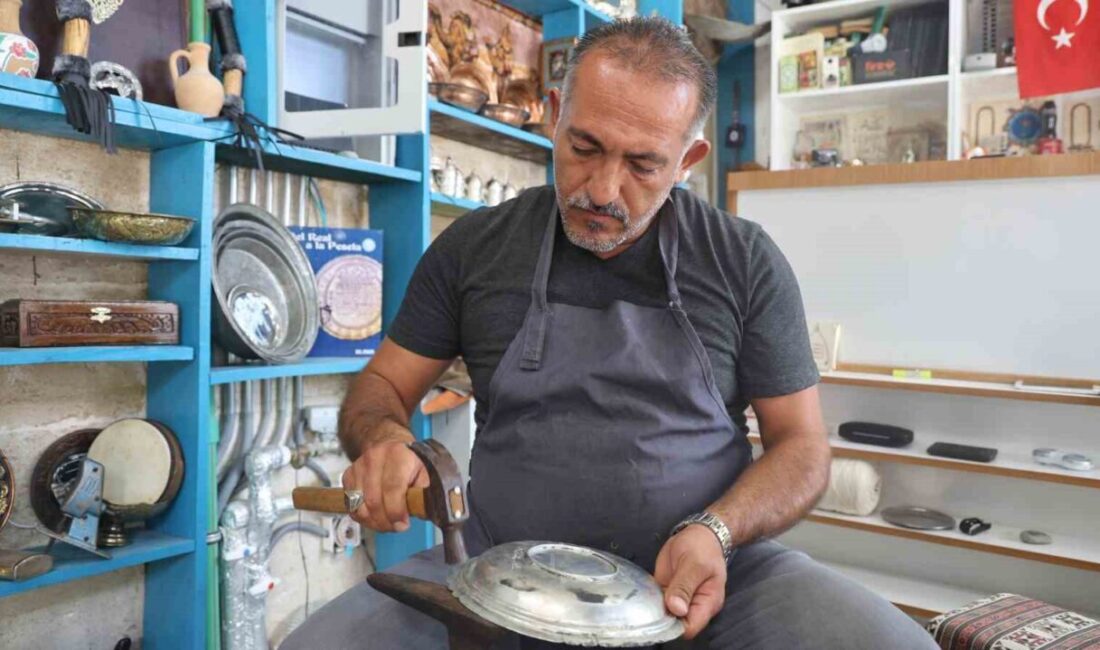 Kırşehirli esnaf ile belediye arasında ’Zanaatkarlar Çarşısı’ gerginliği Kırşehir'de Zanaatkarlar Çarşısı'nda kalaycılık