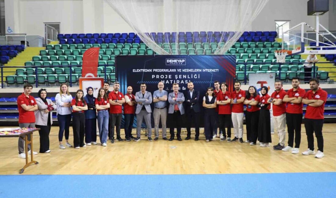 Kütahya’da Deneyap Şenliği Kütahya'da Deneyap Şenliği, gençlerin