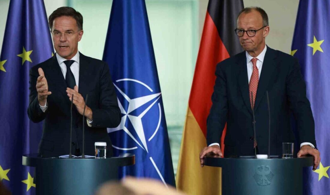 NATO Zirvesi'nde ittifak üyelerinin