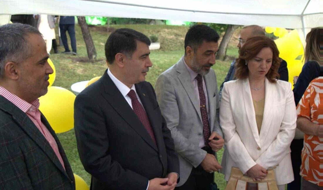 Ankara'da Pakistan Büyükelçiliği tarafından düzenlenen "Mango Festivali" etkinliğinde, Ankara Valisi