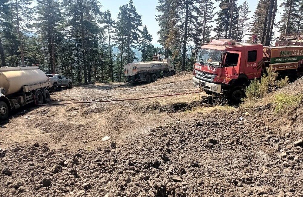 Pursaklar Belediyesi, Çankırı'daki orman yangınlarına destek olmak için ekiplerini seferber