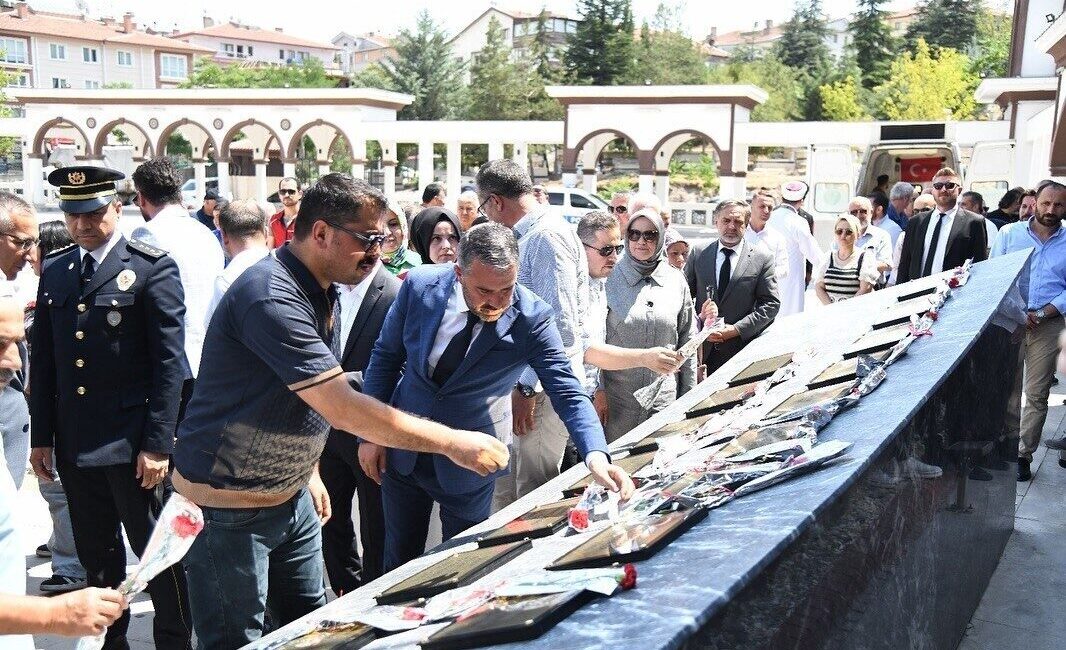 Pursaklar Belediye Başkanı Ertuğrul Çetin, 15 Temmuz anma programında şehitler