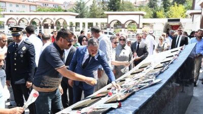 Pursaklar Belediye Başkanı Ertuğrul Çetin, 15 Temmuz anma programında şehitler