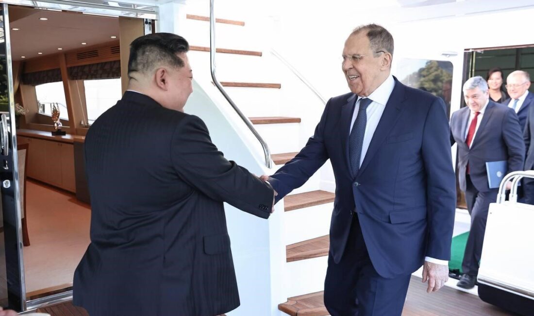 Rusya Dışişleri Bakanı Sergey Lavrov ve Kuzey Kore lideri Kim