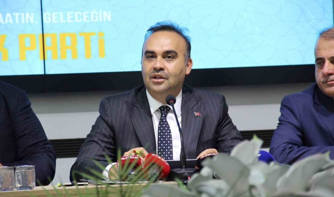 Bakan Kacır, Türkiye'nin savunma sanayisindeki ilerlemeleri vurgulayarak, ülkenin gücünü arttırmak