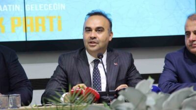 Bakan Kacır, Türkiye'nin savunma sanayisindeki ilerlemeleri vurgulayarak, ülkenin gücünü arttırmak
