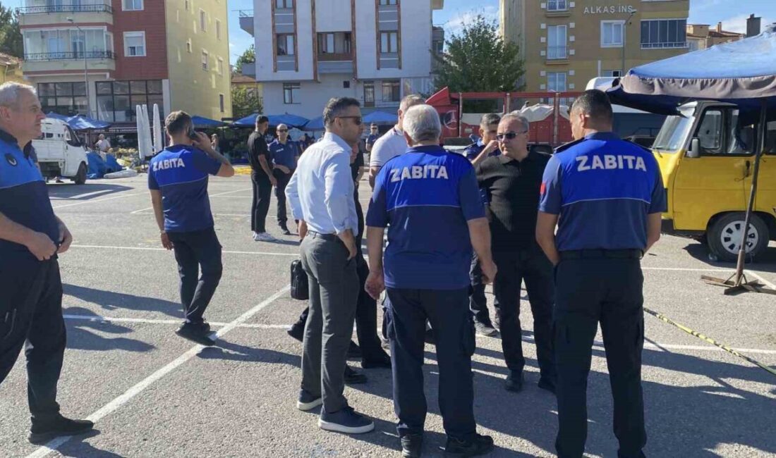 Çorum'da pazarda çıkan silahlı kavgada 1'i ağır 8 kişi yaralandı.