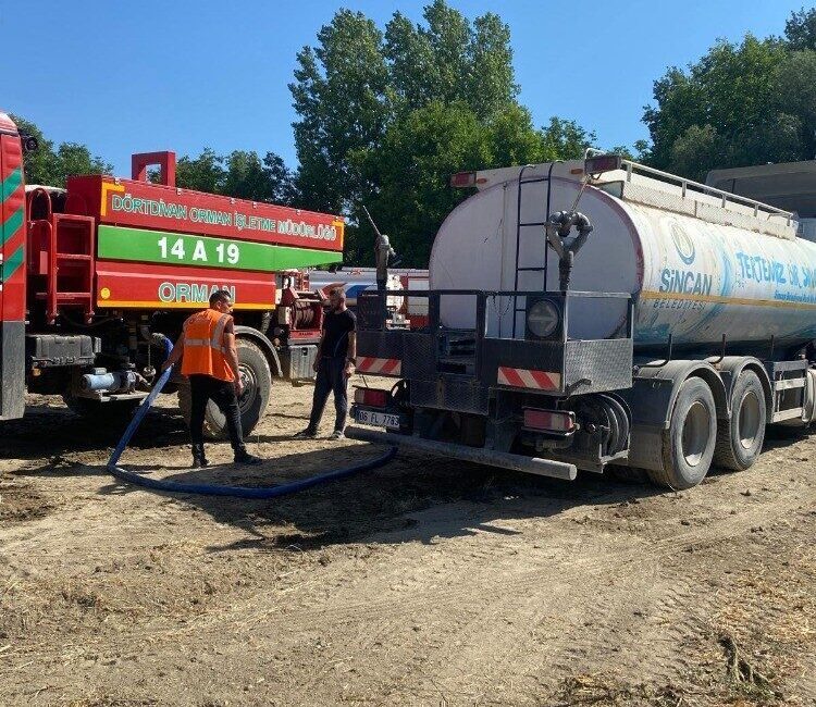 Sincan Belediyesi’nden orman yangınlarına su tankeri ve personel desteği Sincan Belediyesi, Bolu Göynük'teki