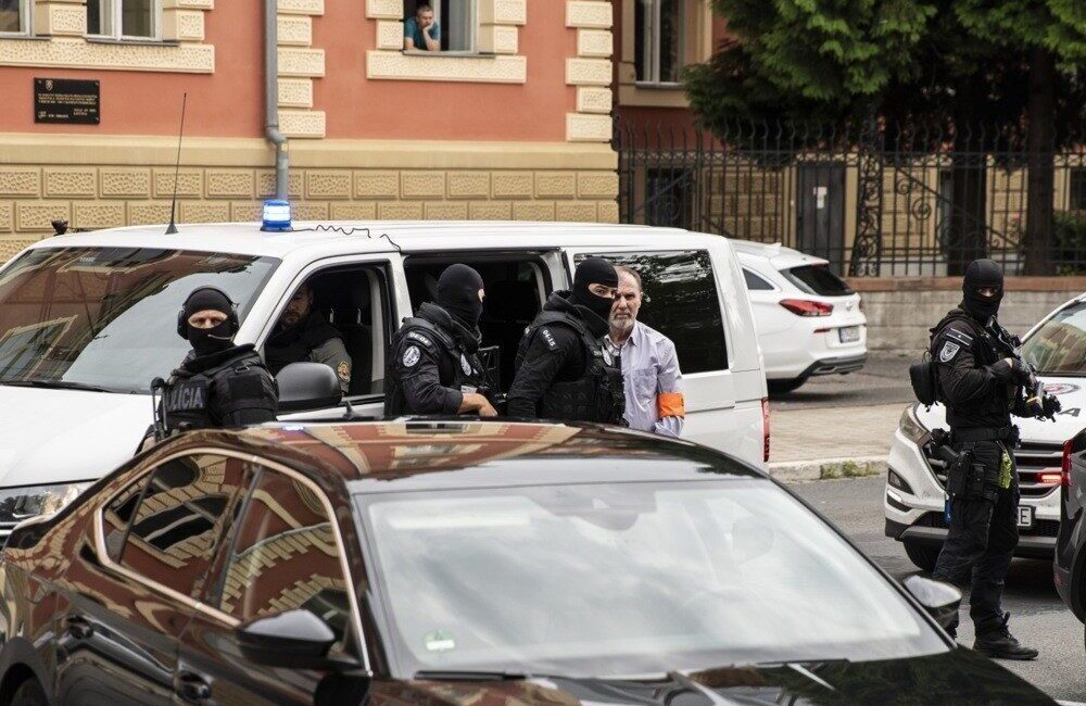 Slovakya Başbakanı Fico’ya suikast girişiminde bulunan saldırgan hakim karşısına çıktı Slovakya Başbakanı Robert Fico'ya