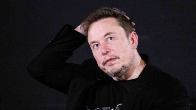 Elon Musk, sosyal medya platformu X'in yapay zekası Grok'un kullanıcı