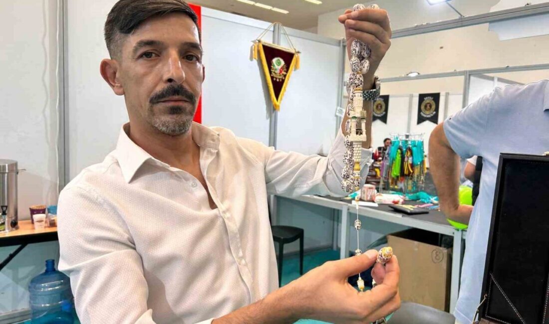 Ankara'da düzenlenen zirvede Sultan 2. Abdülhamid Han'a ait özel saat