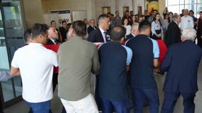 Merkez Bankası eski Başkanı Süreyya Serdengeçti, TOBB ETÜ kampüsünde düzenlenen